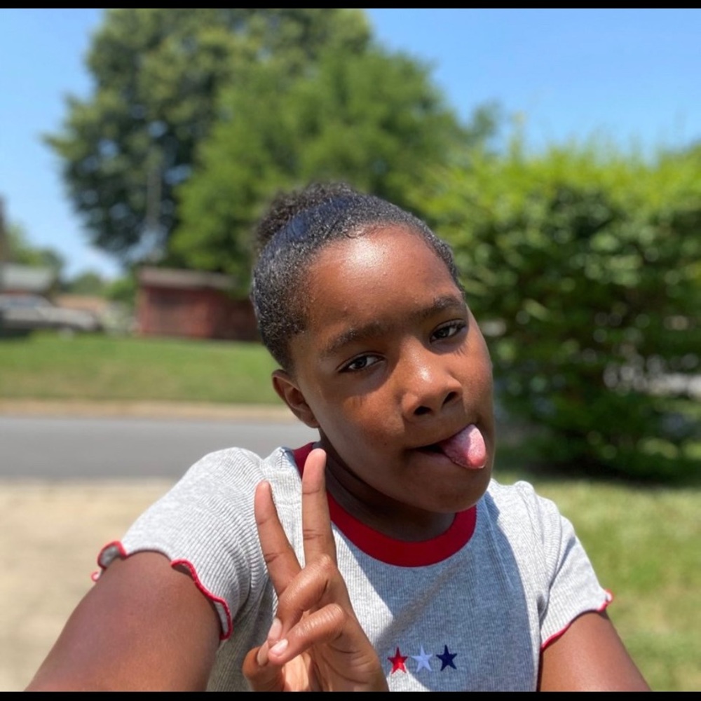 Meet your Posher, Makayla